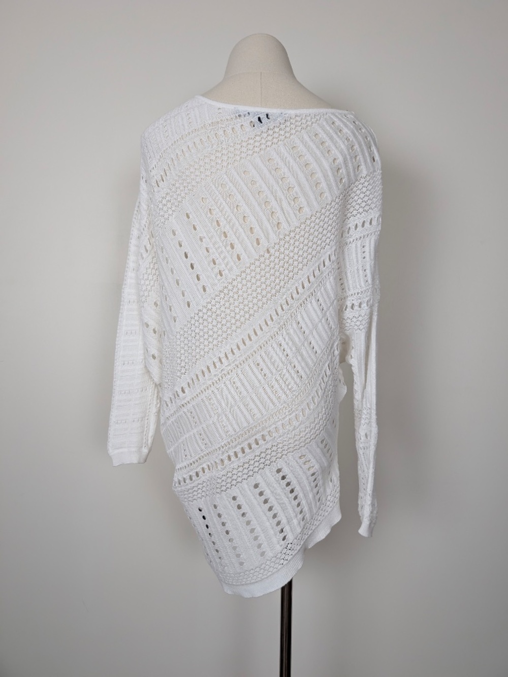 Le Chateau White Crochet Top Asymmetrical Long Sleeve Boho Size XS - Picture 10 of 13